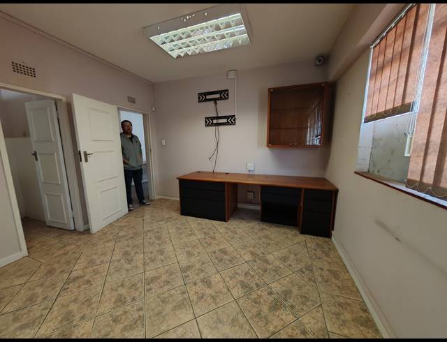 1,963M² WAREHOUSE FOR SALE IN BOOYSENS RESERVE